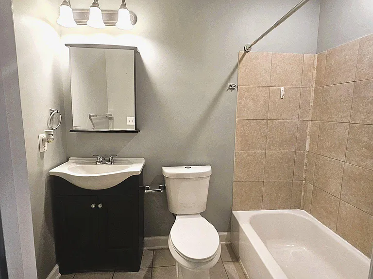 1912 W Baltimore St #2 — Photo 14