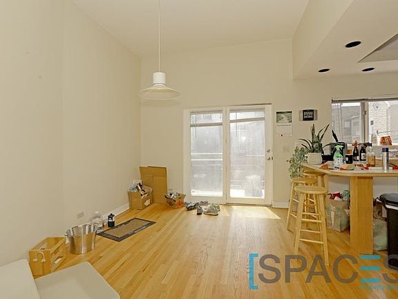 4th image of 1151 W Wrightwood Ave #3F
