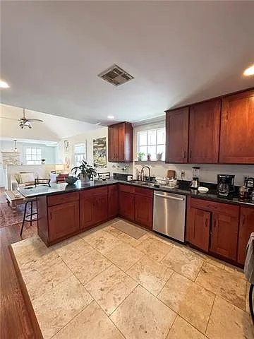 2312 Calhoun St #B — Photo 7