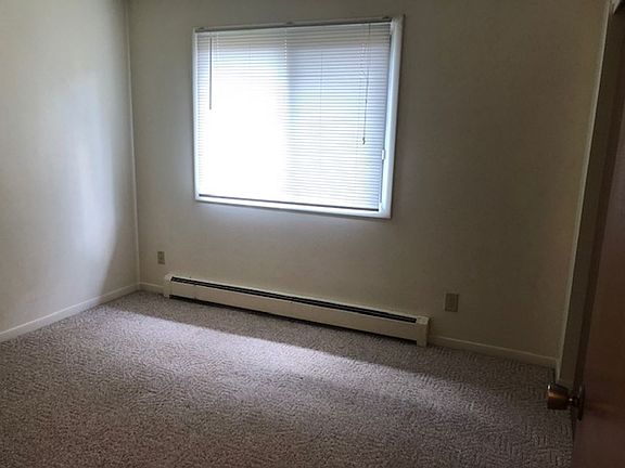 5th image of 618 S Van Buren St APT 7