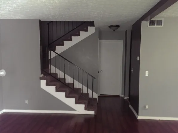 526 Highland View Dr, Hermitage, TN 37076