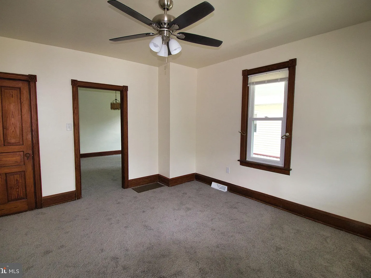 3 bed, 1.5 bath, 1280 sqft, $2,000 — Photo 4
