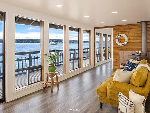 Wrap around windows allowing lots of south facing light