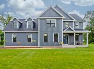 8 Gil Farm Rd, Southampton, MA 01073