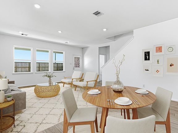 5th image of 26634 Plain Glee St