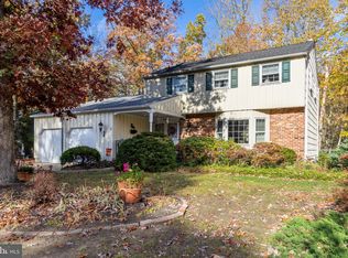 24 Bridge Dr, Turnersville, NJ 08012