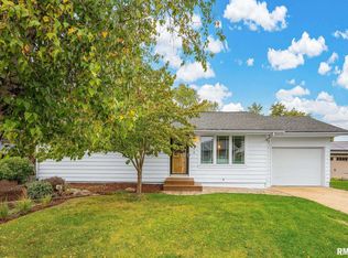 242 Briarcliff Dr, Washington, IL 61571