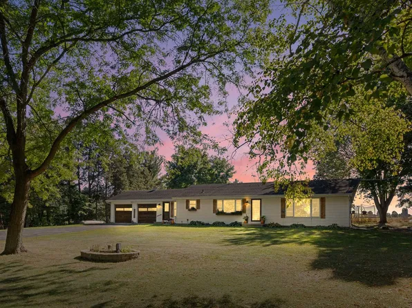 W1465 Spring Grove Rd, Ripon, WI 54971