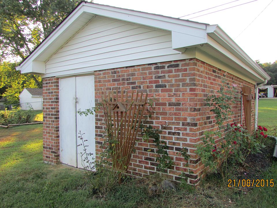 2nd image of 325 Tower Dr
