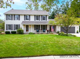 6027 Meadowlark St NE, Rockford, MI 49341