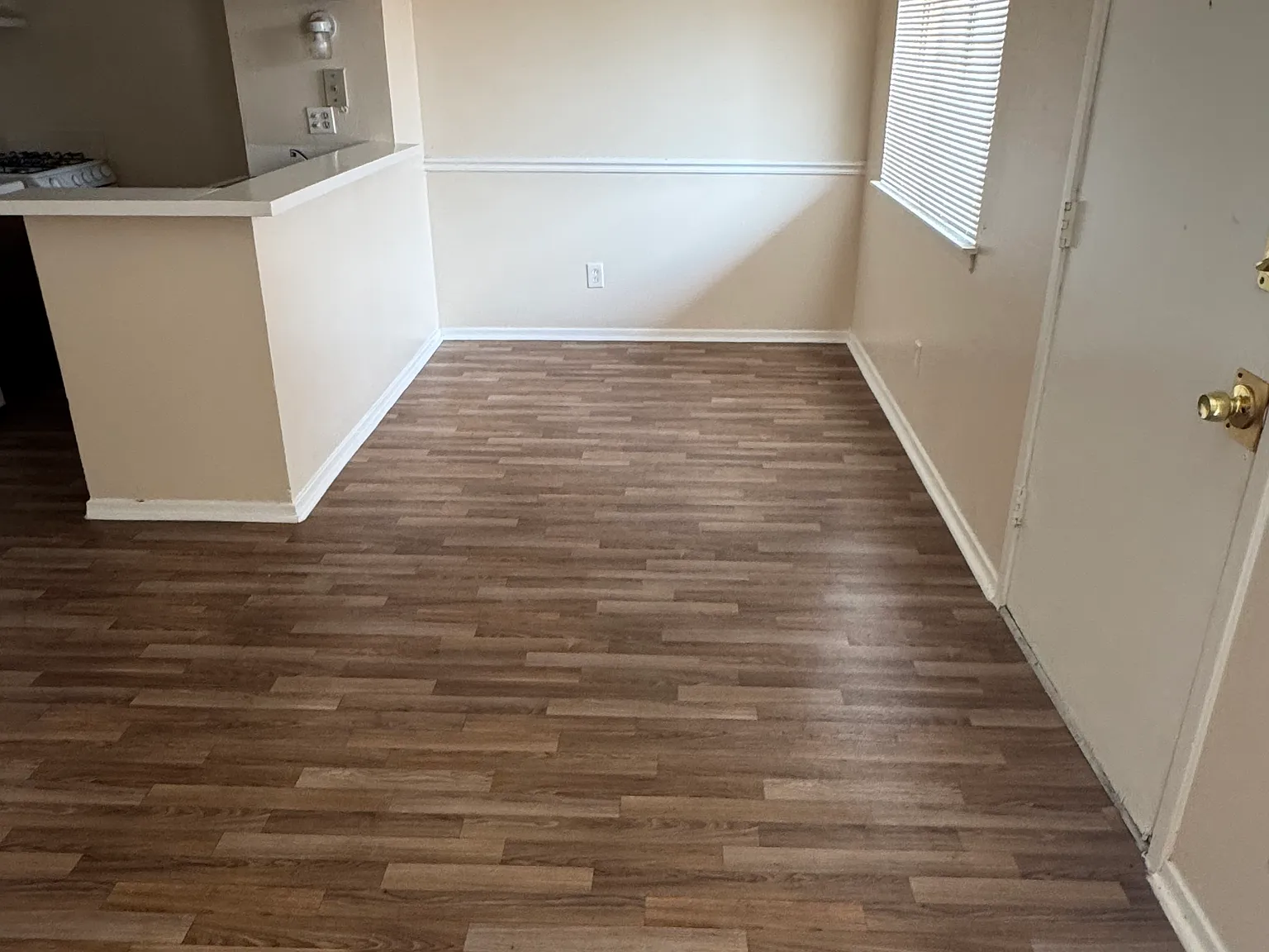 1 bed, 550 sqft, $995 — Photo 4