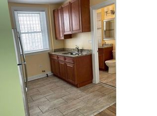 240 W 57th St, Chicago, IL 60621