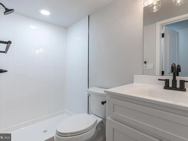 2121 Bellmore St — Photo 20