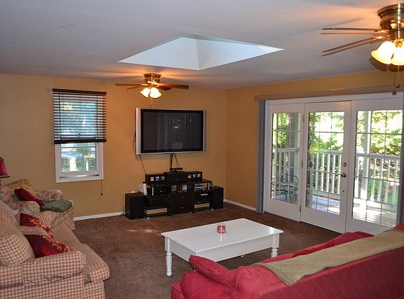 4th image of 36587 N James Dr