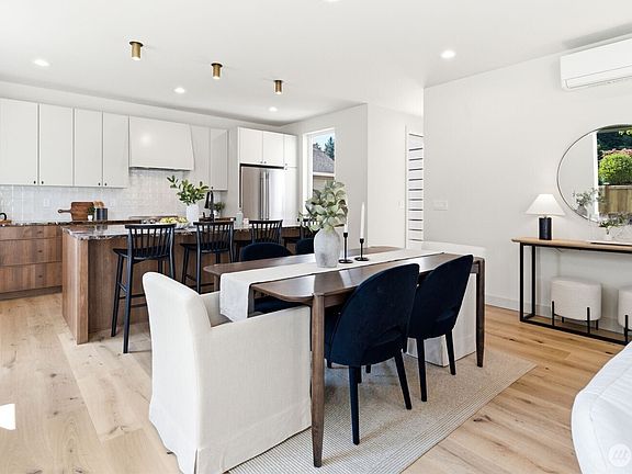 5th image of 11737 40th Avenue NE #A