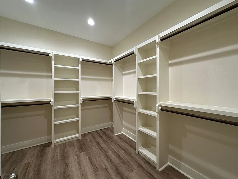 1210 N Glass St — Photo 16