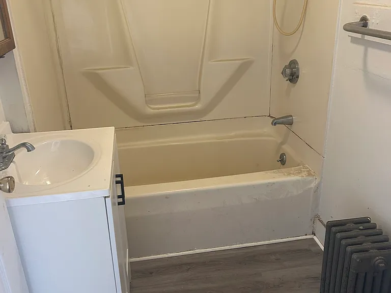 60 Seymour St #1 — Photo 8