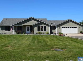 70 Golden Fields Ln, Sequim, WA 98382