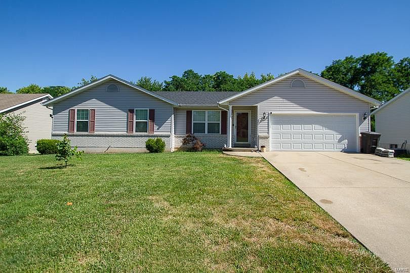 1st image of 2507 Oak Forest Dr