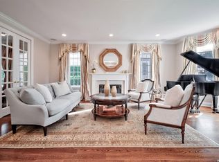 49 Claridge Cir, Manhasset, NY 11030