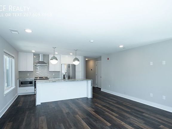 3rd image of 830 N 20th St Unit 14