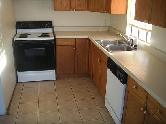 3rd image of 25747 S LEMON Avenue