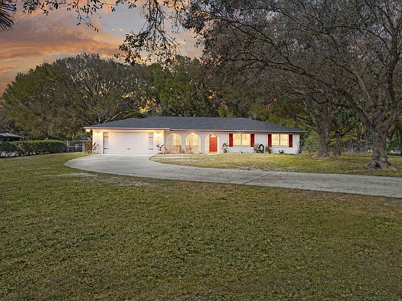 3rd image of 2902 Grove Drive