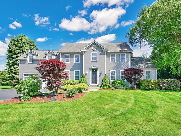 3rd image of 15 Crestview Dr