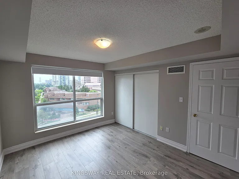 7 Lorraine Dr #812 — Photo 11