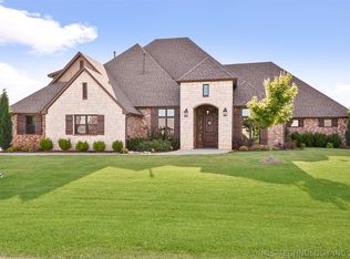 6144 N Water Way St, Owasso, OK 74055