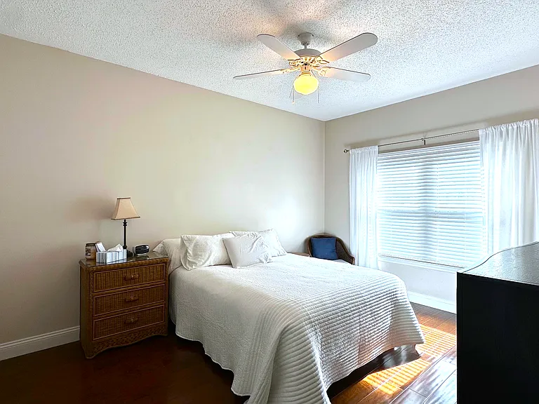 1601 Nectarine St #J4 — Photo 20