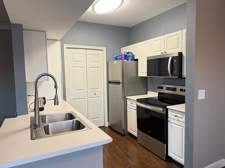 11629 Tomahawk Creek Pkwy — Photo 14