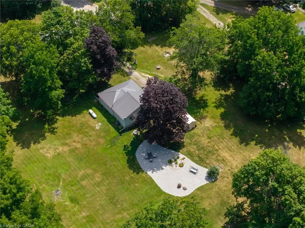 15 Middlemiss Ave, Southwest Middlesex, ON N0L 1T0