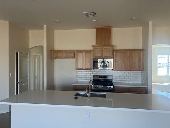4th image of 3396 W 37th St