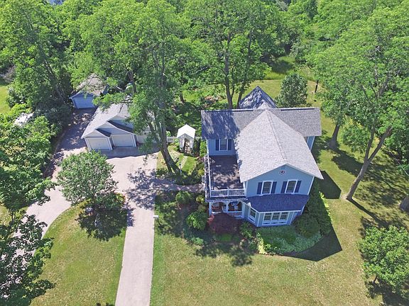 3rd image of 2911 Lake St