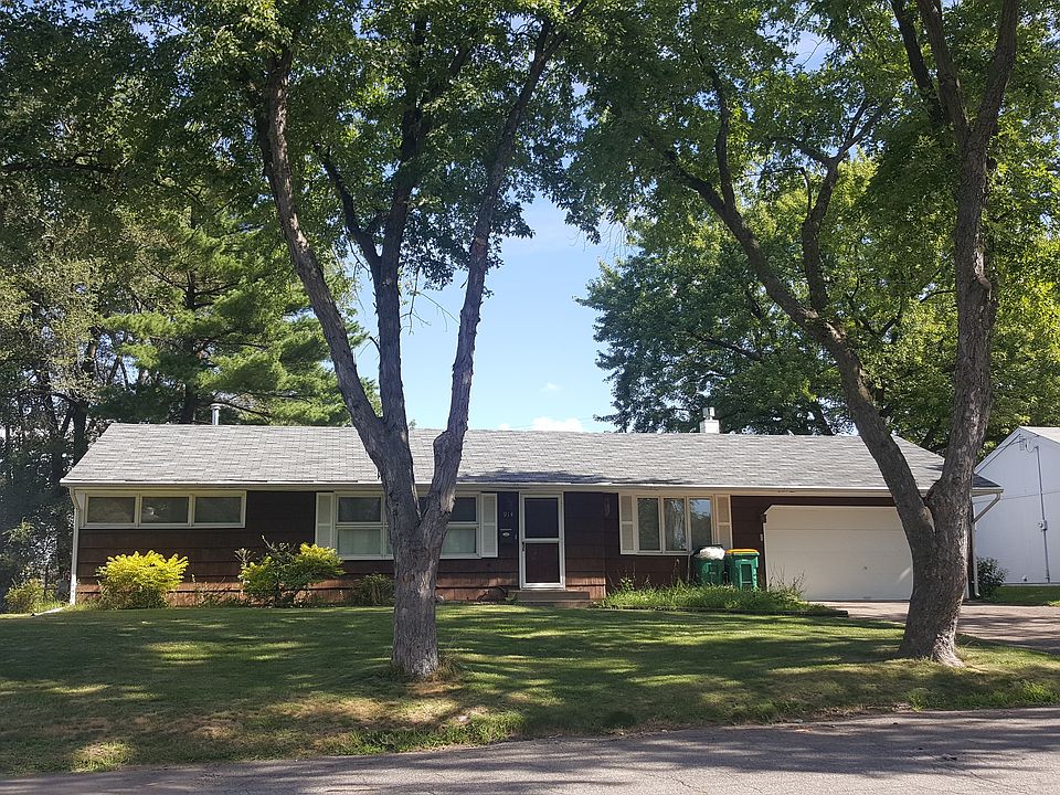 Beautiful 4 Bedroom/2 Bathroom home!