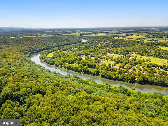 5th image of 31 Shenandoah River Dr
