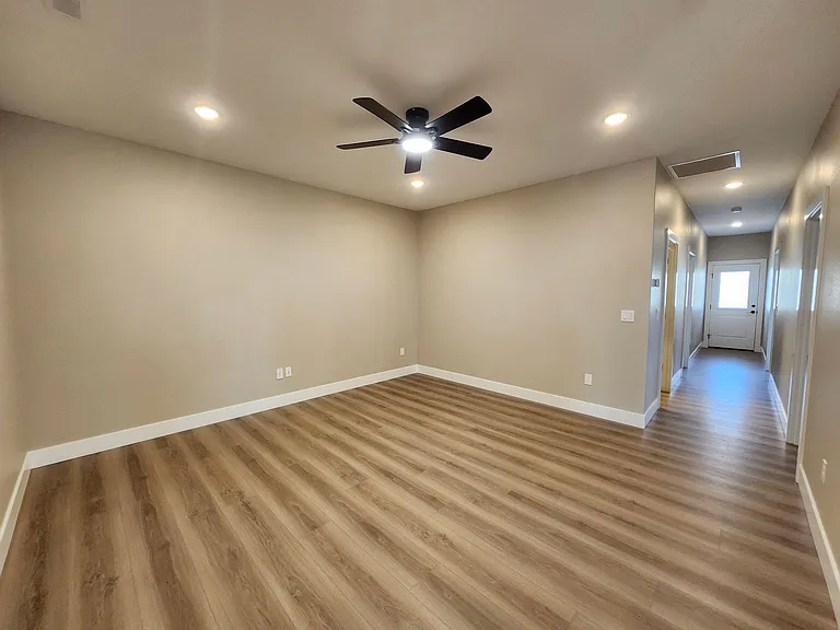 5305 W Jay St — Photo 9