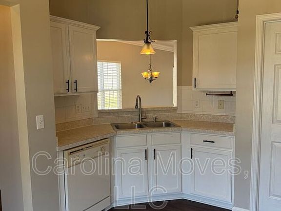 3rd image of 733 Rock Hill Ct