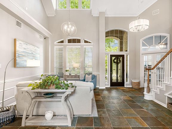 5th image of 15 Monet Bend Pl