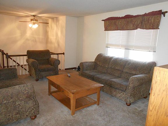 3rd image of 6904 Deerwood Dr