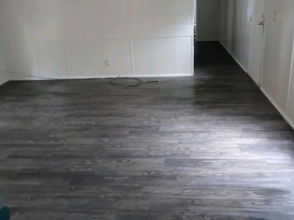 2nd image of 600 Davis Cir Trailer 12