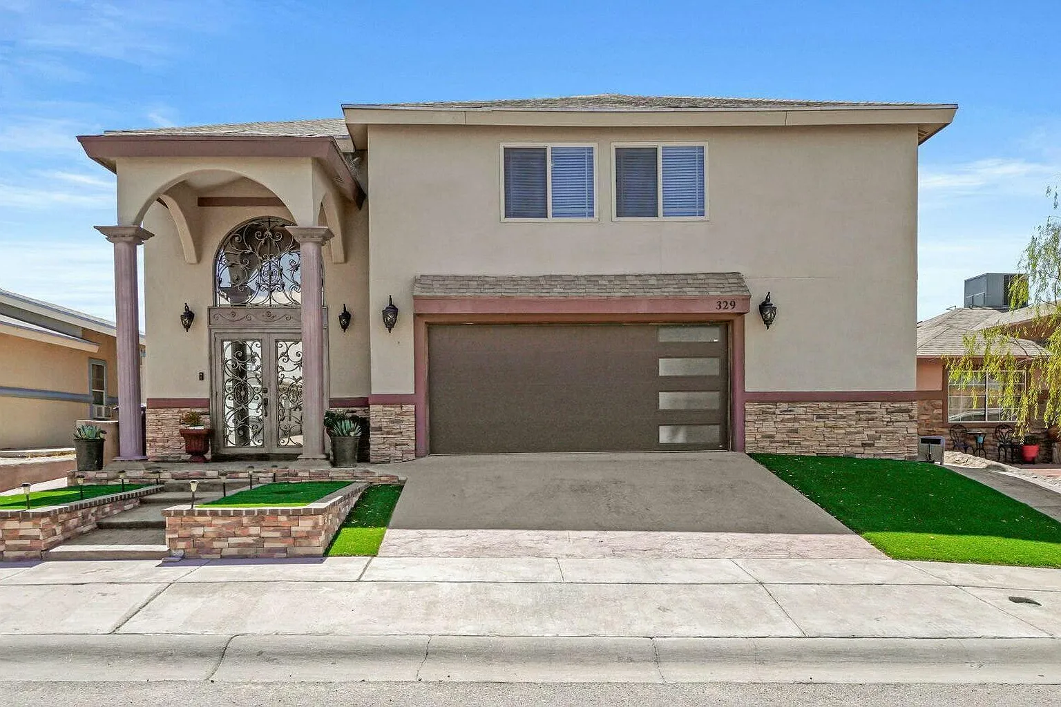 3 bed, 3.5 bath, 4118 sqft, $2,850 — Photo 1