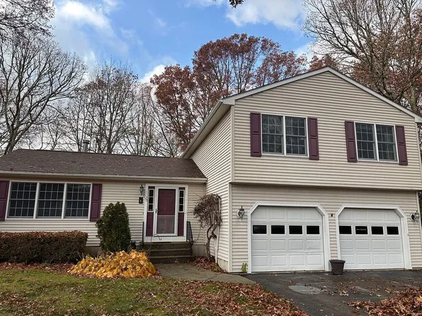 20 Lupine Ct, South Kingstown, RI 02879