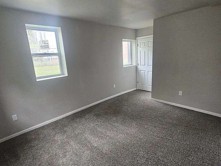 1121 Cedar St — Photo 5