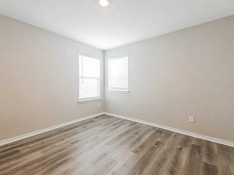 820 Horton St — Photo 13