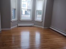 43 Adams St, Lynn, MA