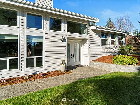 Front Entryway 