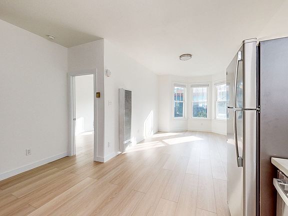 5th image of 1450 Castro St #9