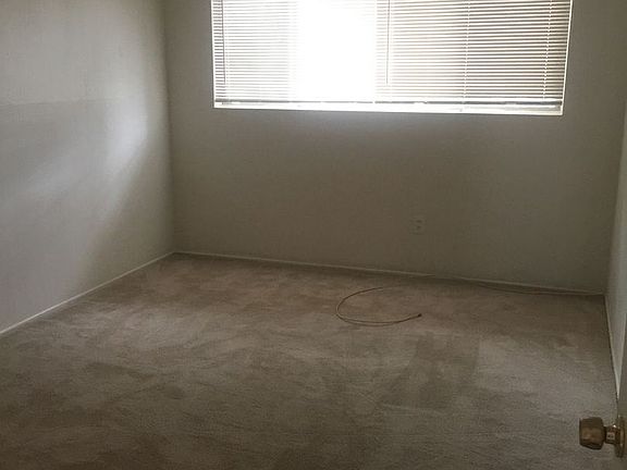 5th image of 5879 Streamview Dr APT 1